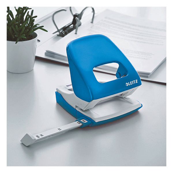 Leitz WOW 5008 metallic blue 2-hole punch, 3mm (30-sheets) 50081036 211794 - 5